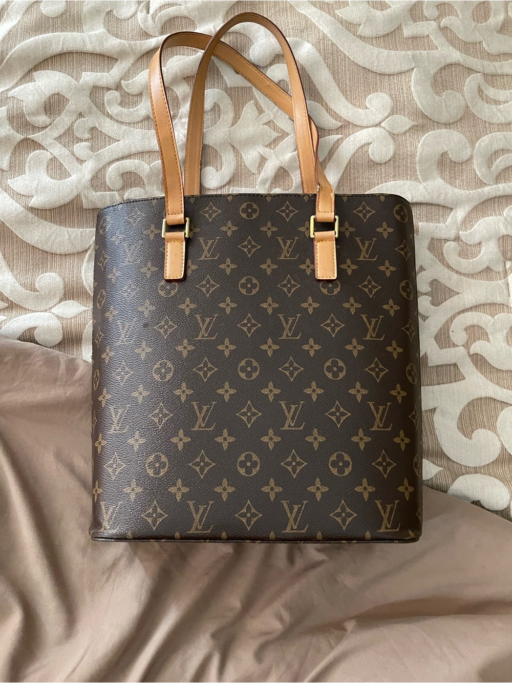 Tote - Picture 2 of 6